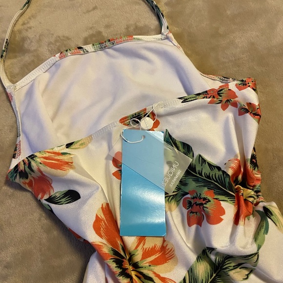 ASOS one-piece swim suit - Medium - Picture 4 of 4